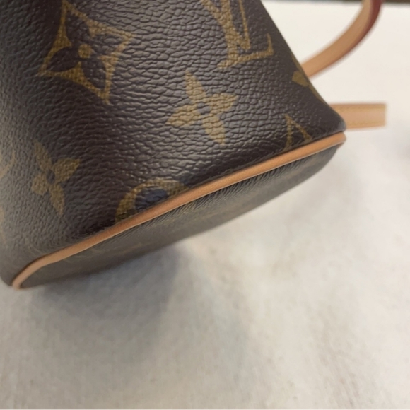 Louis Vuitton monogram,  Nano Nice accessory/ crossbody bag. - Picture 9 of 10
